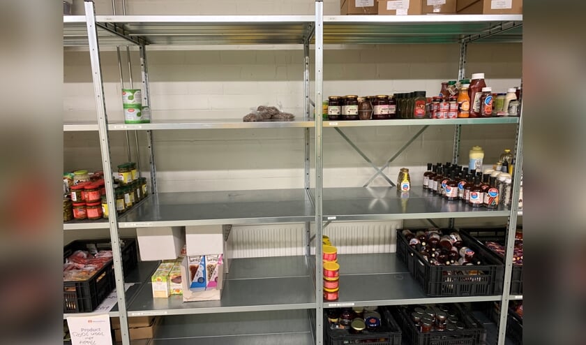 Er waren lege schappen bij de Voedselbank.