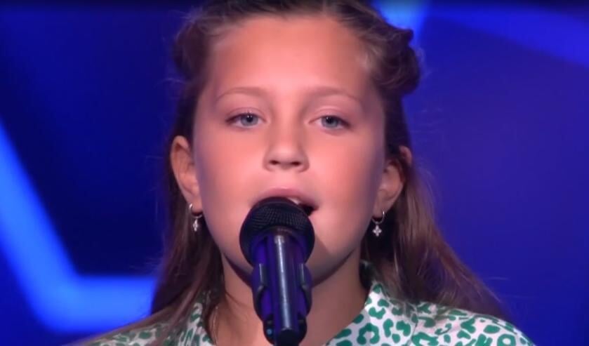 Een fragment uit het optreden van Loïs in The Voice Kids. (foto: The Voice Kids)