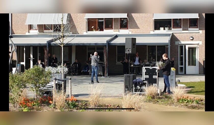 Optreden Randy Voet in De Wilberthof.