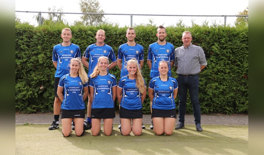 De korfballers van DOT Oss.