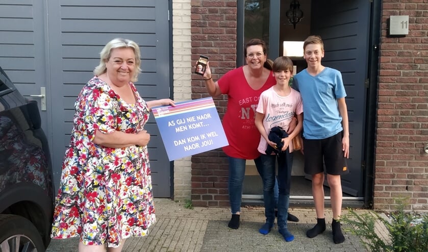 Christel de Laat verrast bezoekers van de Blauwe Kei.