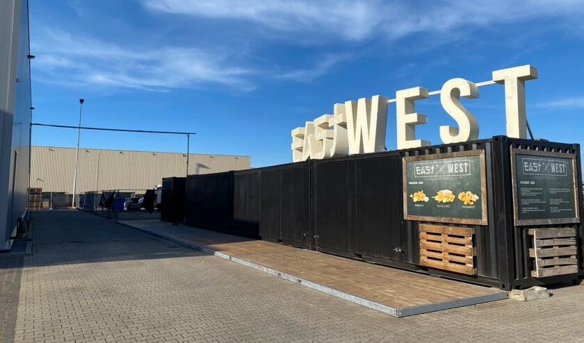 De East-West drive-in.