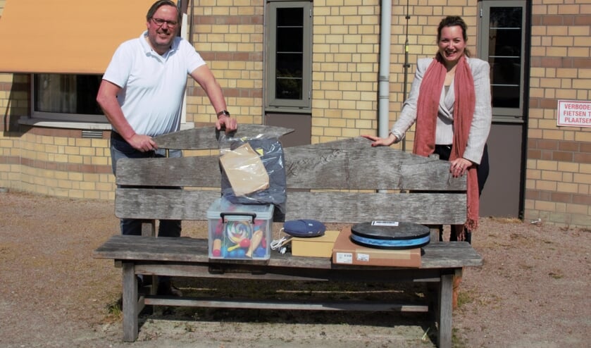 Verwonderend Rotary schenkt dementerende ouderen muziekinstrumenten en spellen LM-05