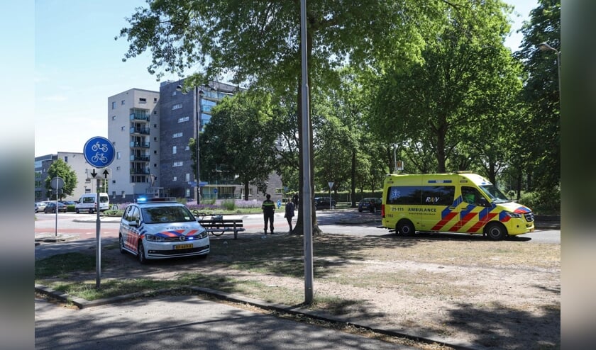 Fietser gewond bij ongeval op Schaepmanlaan. (Foto: Gabor Heeres, Foto Mallo)