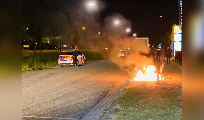 Afvalbak bij Mac vliegt in brand aan Corridor