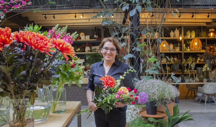 Tine van der Doelen is het gezicht van Bloemenzaak Trendsetters.