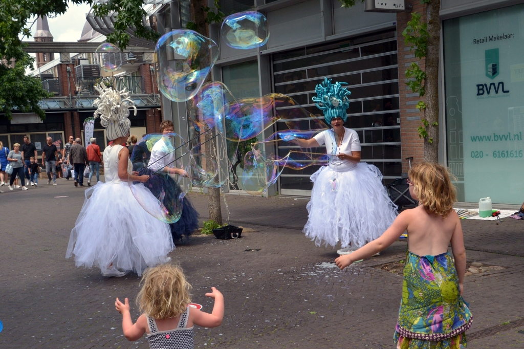 Straattheater in het centrum FOTO'S