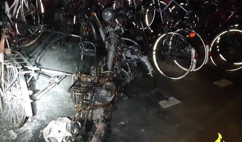 Politie zoekt getuigen van brand in Gasstraat. (Foto: Facebook politie Oss)