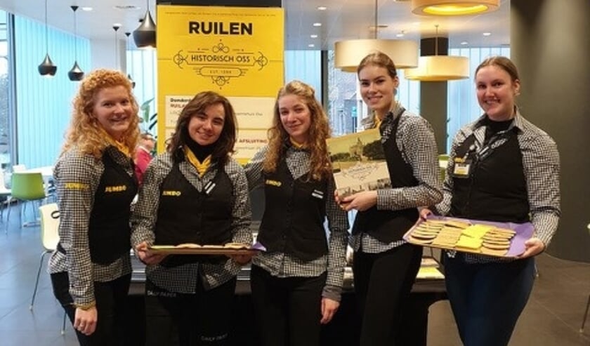 Medewerkers Jumbo van Bergen kijken uit naar de verzamelmiddag.