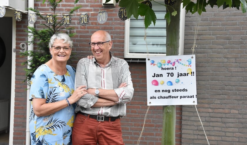 Jan van Houtum lacht zijn tanden bloot.