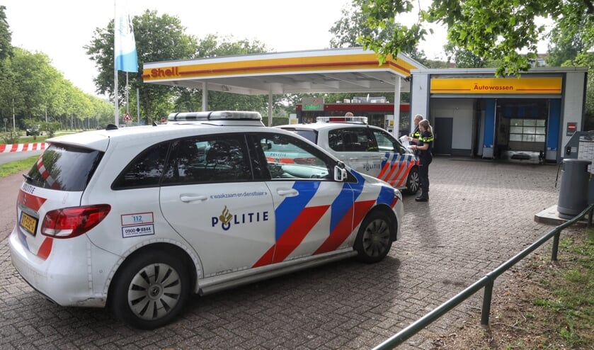 Tankstation Joost van den Vondellaan overvallen. (Foto: Gabor Heeres, Foto Mallo)