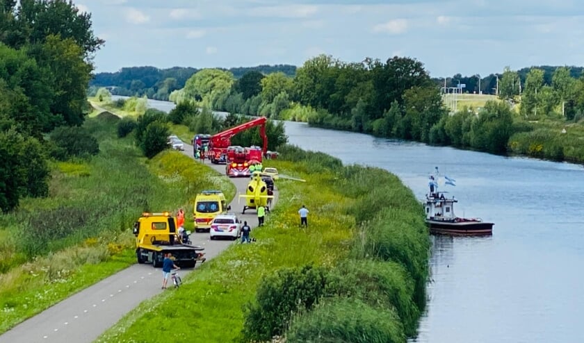 De hulpdiensten zijn op zoek naar de auto.
