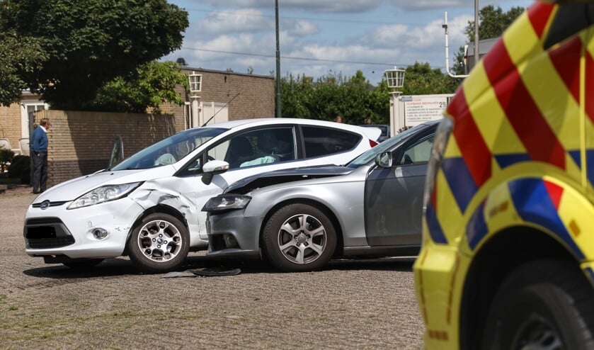 Ongeval in de Orseleindstraat. (Foto: Gabor Heeres, Foto Mallo)