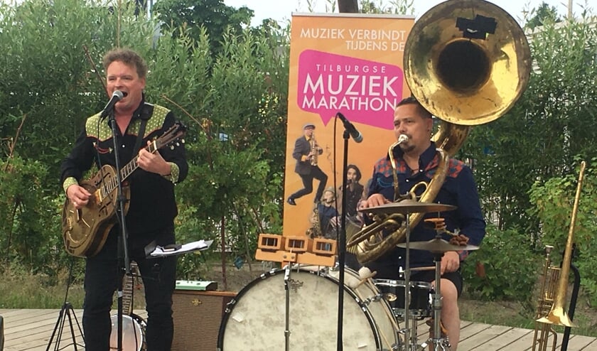 Verbraak & Van Bijnen verzorgt de muziek.
