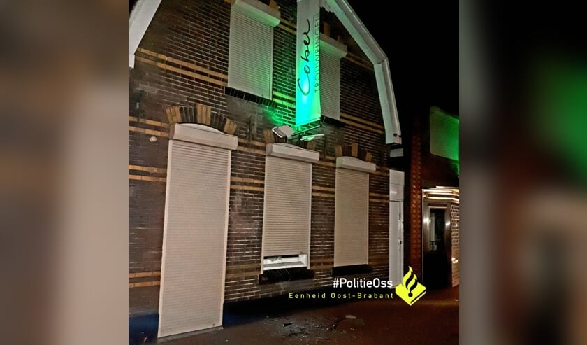 Inbraak bij Juwelier Cober. (Foto: Facebook politie Oss)