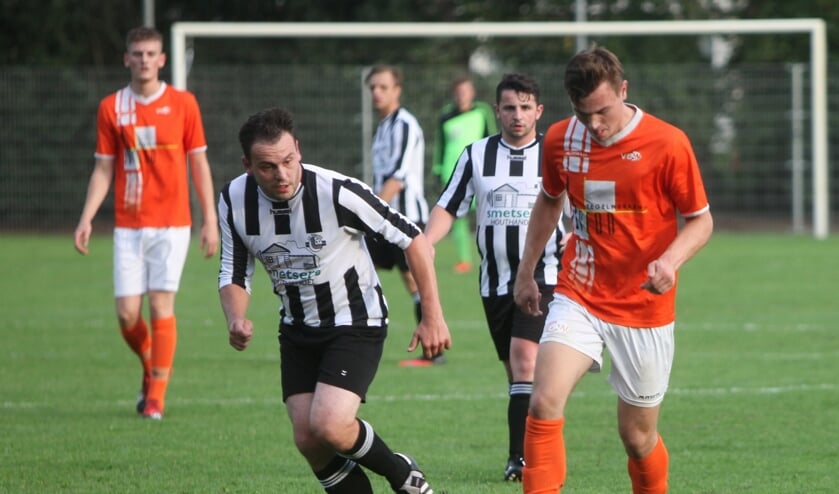 Stef van Berlo op weg naar de 0-1
