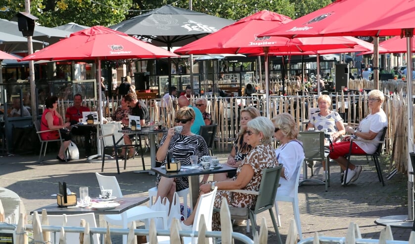 <p>Een terras in het Osse centrum.</p>