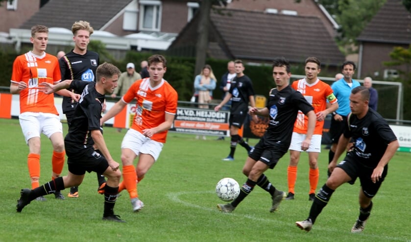 EGS'20 hier in het bekerduel met VOW (Zwarte shirts)