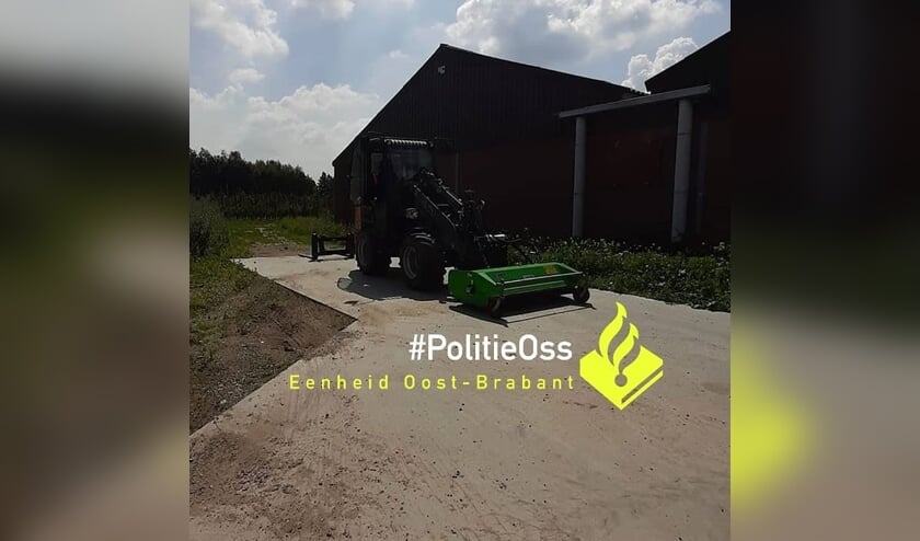 Politie onderzoekt diefstal loader in Lithoijen