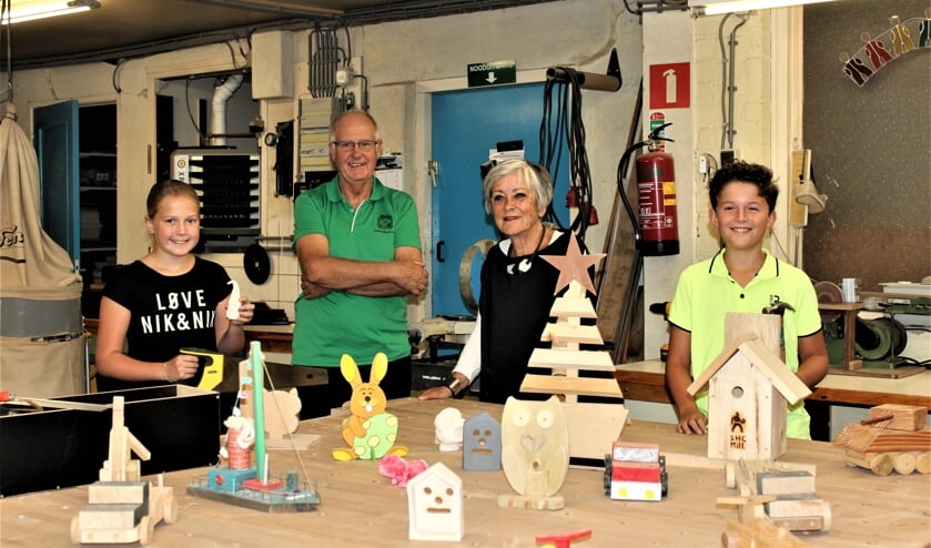 Ebby, Jan Hendriks, Ans Kremers en Bart zijn fanatiek in het beoefenen van hun creatieve beleving.