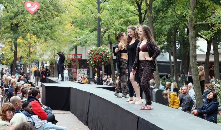 Catwalk in het Osse centrum tijdens fashionweekend.
