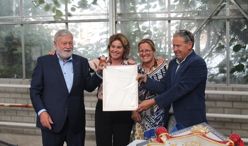 Predicaat Hofleverancier voor Josina Bloemen.