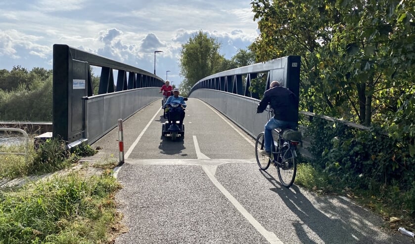 <p>De gemeente wil de Gazellebrug 200 meter verplaatsen</p>