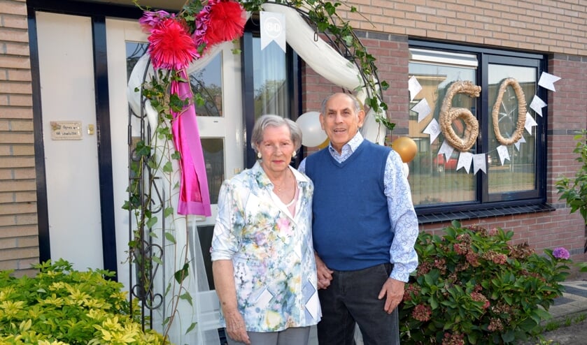 Agnes en Ad Lavalette vierden op 12 september hun diamanten huwelijk. (foto: Henk Lunenburg)