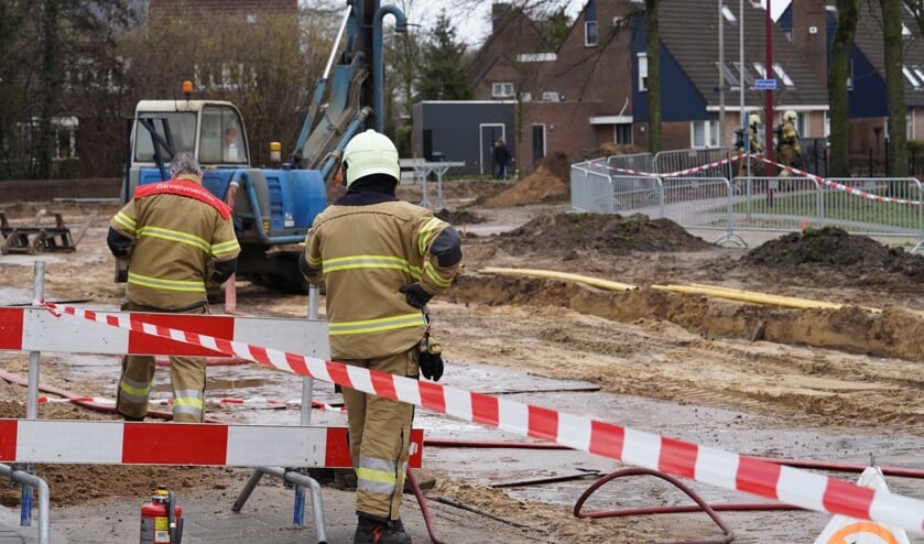 Brandweer opgeroepen voor gaslek in Hazenkamplaan. (Foto: Gabor Heeres, Foto Mallo)