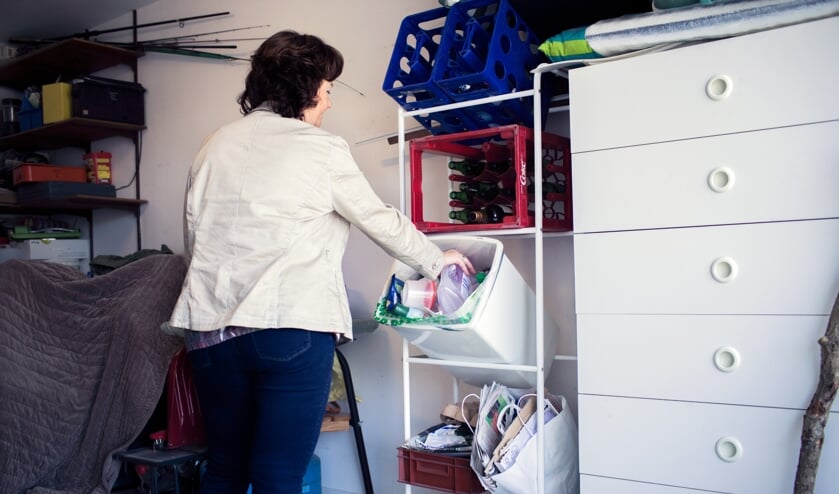 <p>Plastic verpakkingen, blikken en pakken doet u nog steeds in de PMD-zak. </p>