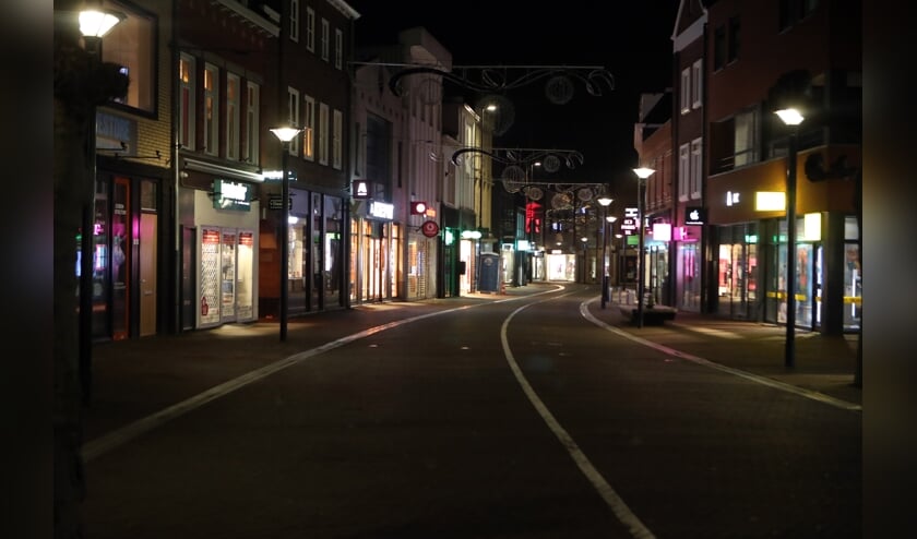 <p>Avondklok in het centrum van Oss. (Foto: Hans van der Poel)</p>