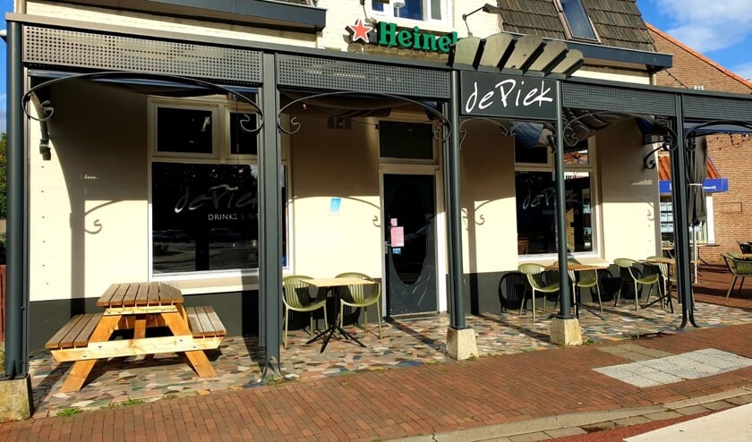 <p>Café de Piek springt direct in het oog als je op de Rochusrotonde in Boxmeer rijdt.</p>