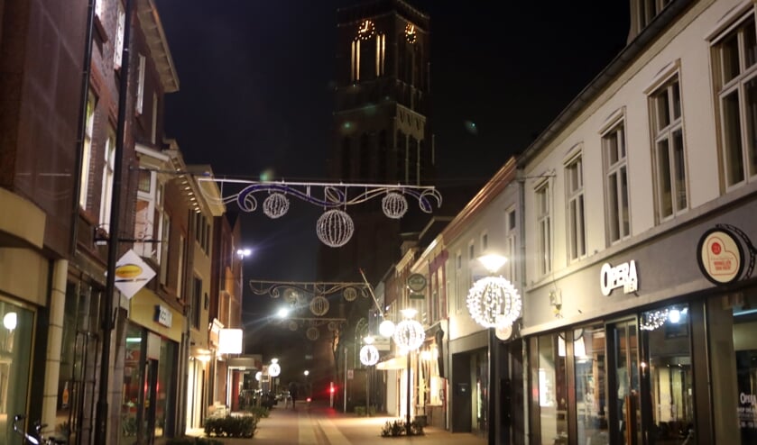 <p>Avondklok in het Osse centrum.</p>