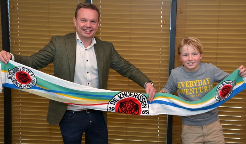 <p>Roland en Ties, die beiden een jaartje extra prins van Uden zijn. (foto: Henk Lunenburg)</p>