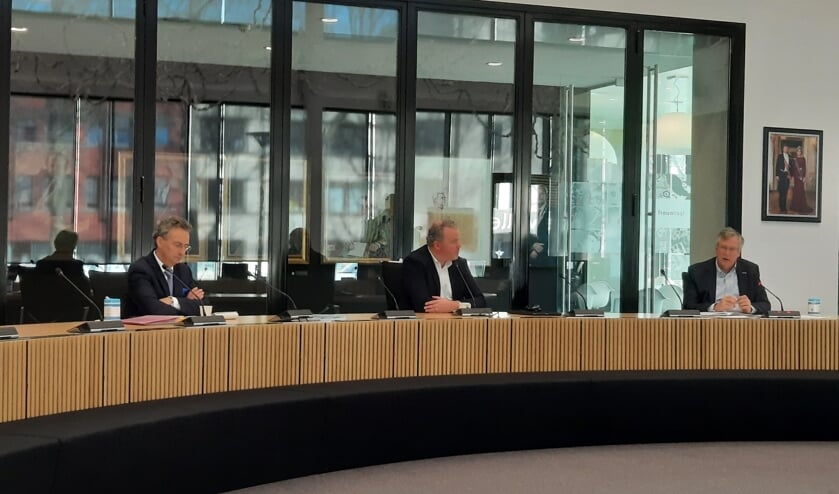 Wethouders Johan van der Schoot, Frank den Brok en Joop van Orsouw.