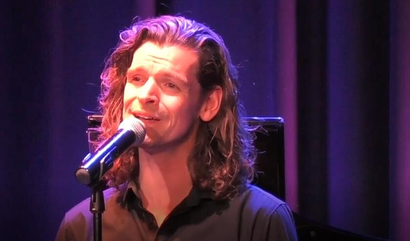 <p>Zanger Maurice de Greef en pianist Arjen van der Mee presenteerden hun versie gisteren.</p>