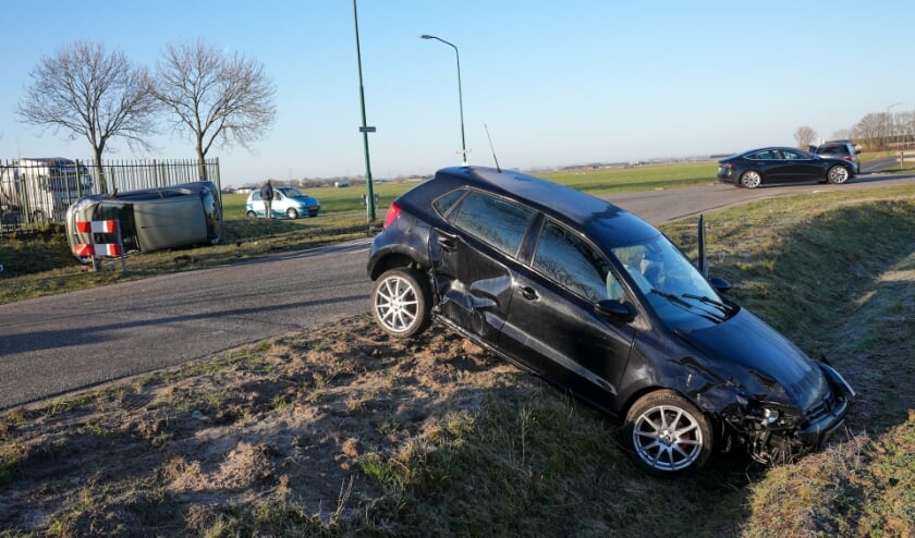 Ongeval op de kruising Gewandeweg / Huizenbeemdweg. (Foto: Gabor Heeres, Foto Mallo)