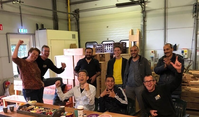 <p>De medewerkers van Impact-Spots zijn maar wat trots met de HARRIE certificering. </p>