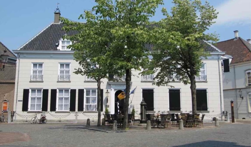 <p>Het Raadhuis in Ravenstein.</p>