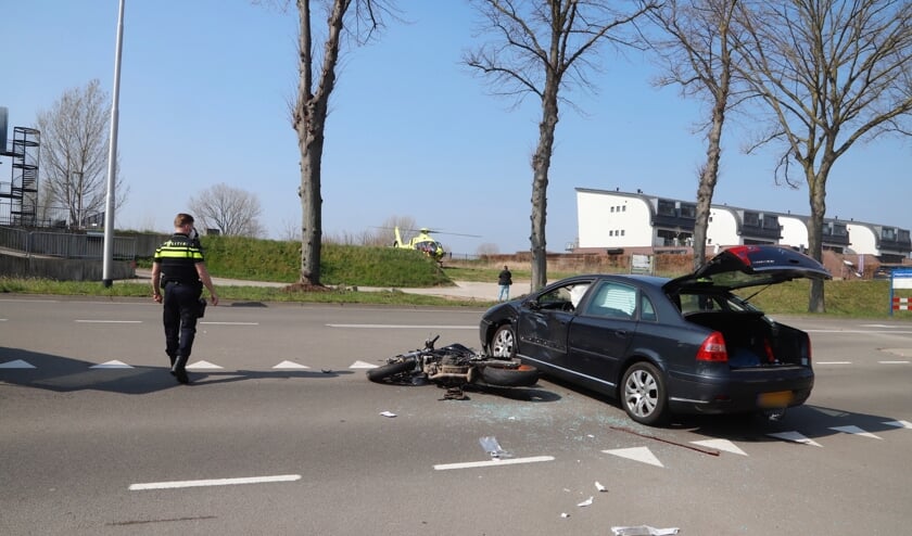 <p>Stille getuigen van het ongeluk waarbij een motorrijder zwaargewond is geraakt.</p>