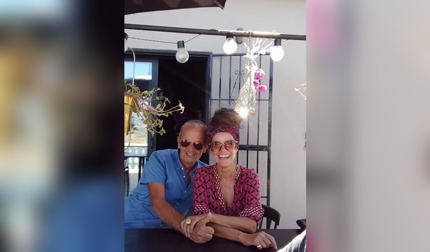 <p>Bert en Marie-José van den Tillaart genieten nog dagelijks van het Spaanse leven.</p>