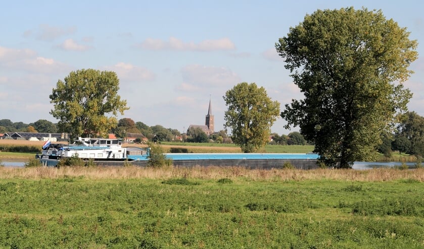 <p>De Maas in de gemeente Oss. (Foto: Jan Maissan)</p>
