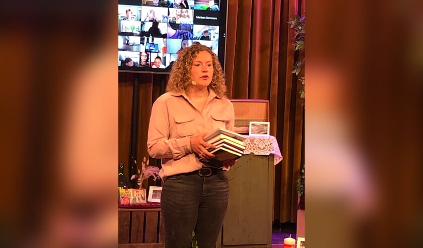 <p>Juf Sanne was de host van het online beroepenevent voor basisschoolleerlingen uit Mill en Sint Anthonis.</p>