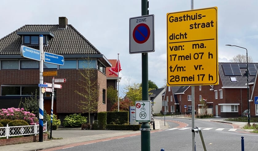 <p>In eerste instantie zou ook de kruising met de Burgemeester de Kuijperlaan afgesloten zijn maar vorige week is besloten dat deze open kan blijven</p>