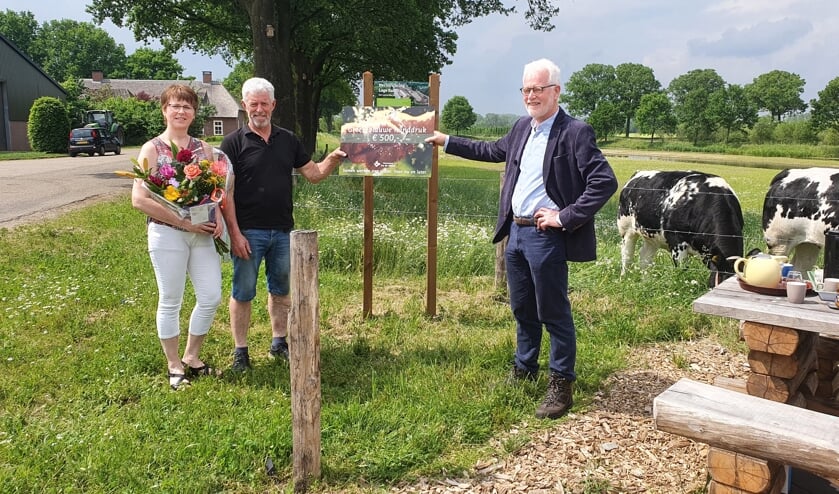 <p>Waterschap Aa en Maas geeft Van Summeren een groen-blauwe handdruk voor nieuwe natuur langs de Lage Raam</p>