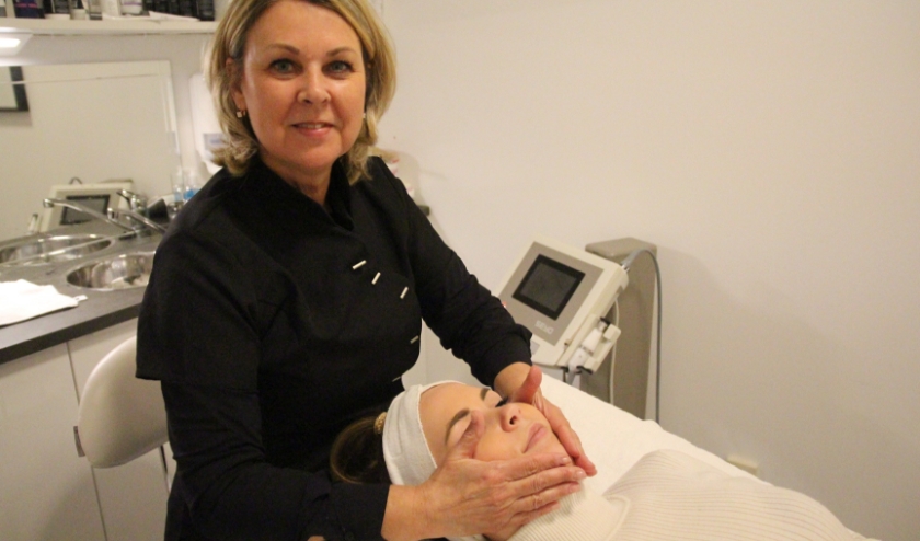 Sandra richt zich op de huid- en haarverzorging.
