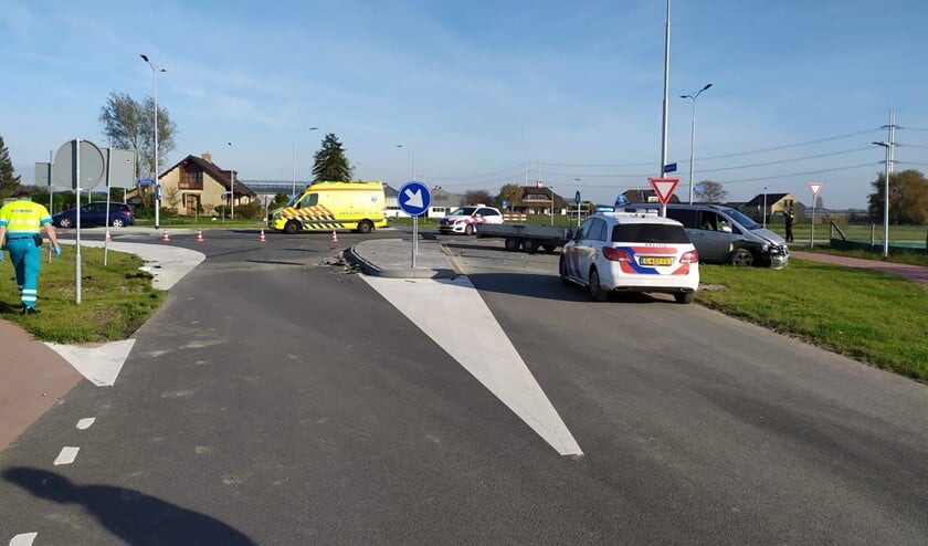 <p>Er vinden aan de lopende band aanrijdingen plaats op de nieuwe Zijdeweg. </p>