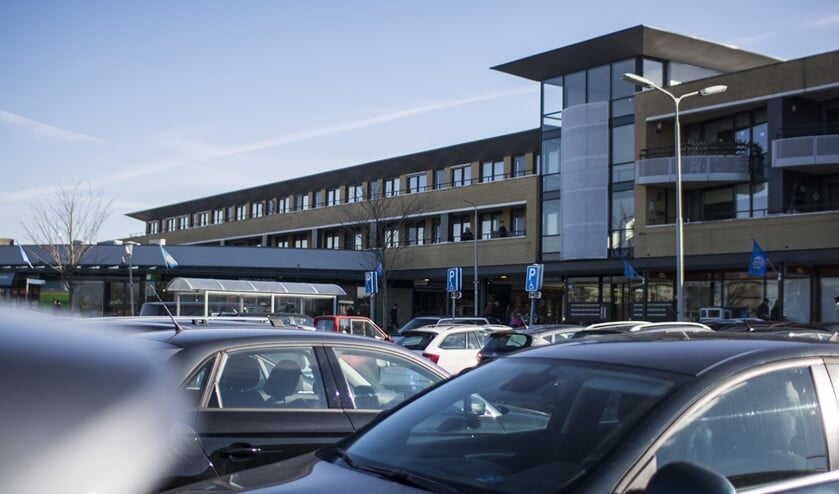 <p>De parkeerplaats aan het Westerwater. De ontwikkeling van de parkeerplaats aan de andere zijde van het centrum staat nu ter discussie.</p>