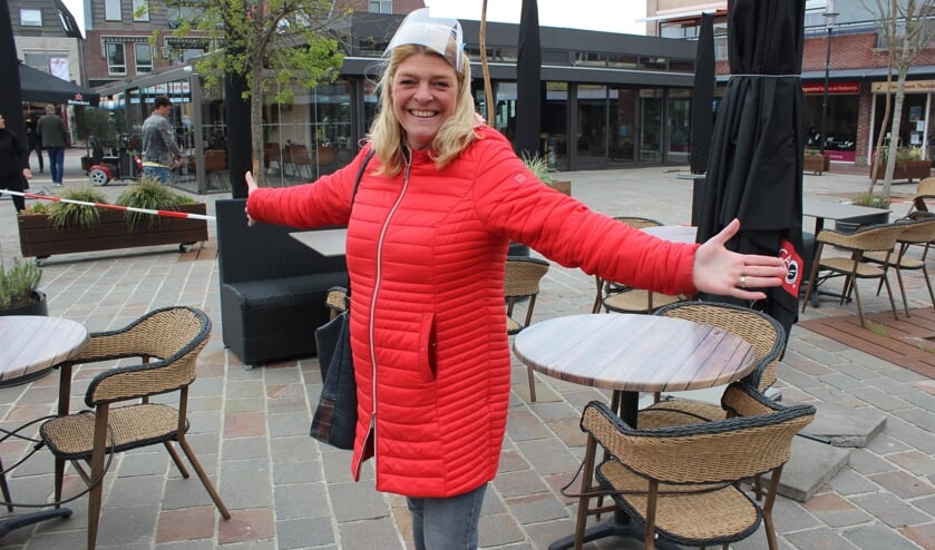 <p>Nicole Koeleman van Maison Sjokola in Berkel Centrum blijft positief en hoopt dat het een zomer wordt met een verantwoord vol en bovenal gezellig terras. Maison Sjokola is er in ieder geval klaar voor.</p>