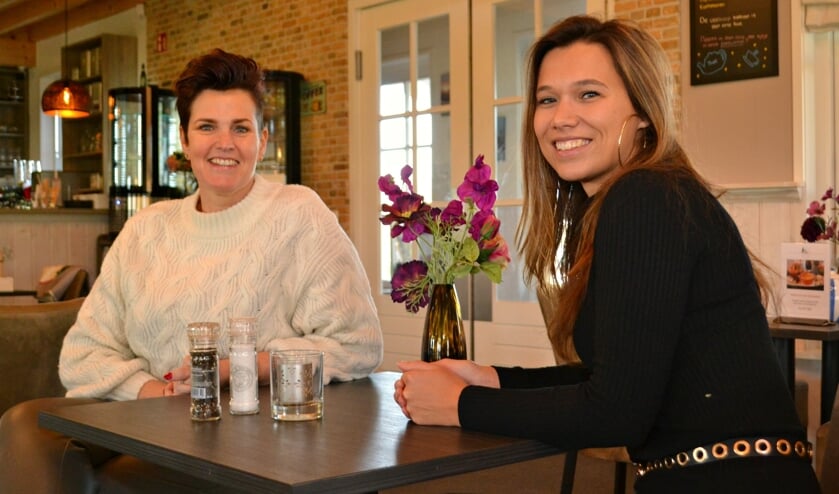 <p>Saskia Geeve en Malissa van der Heeden: 'In de zomer hebben we het echt heel druk gehad.' </p>